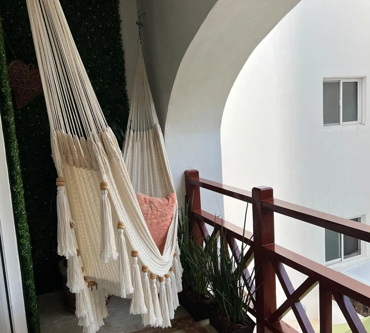 Quiet 3 Bedrooms, 2 Swimming Pools, 5Th Avenue, The Sea Is Nearby! Playa del Carmen