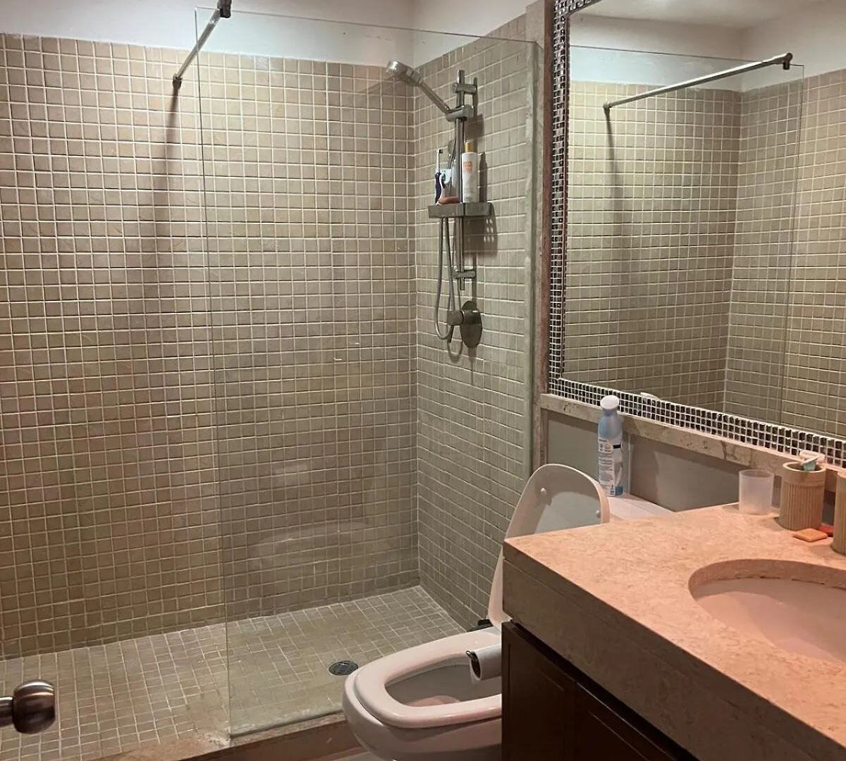 Quiet 3 Bedrooms, 2 Swimming Pools, 5Th Avenue, The Sea Is Nearby! Playa del Carmen Apartment